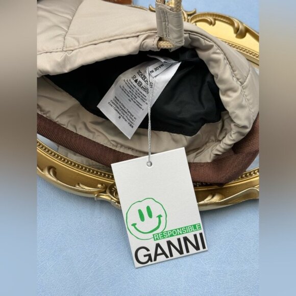 🆕 GANNI 🧿 NWT Recycled Tech Mini Bucket Bag Pouch, Oyster Gray - Picture 11 of 12